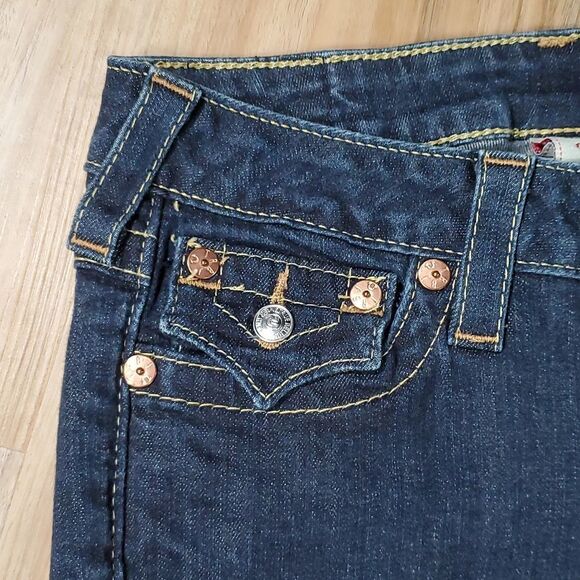 🔹️True Religion Dark w/Sequined Back Pockets Size 2/26 - Picture 6 of 9